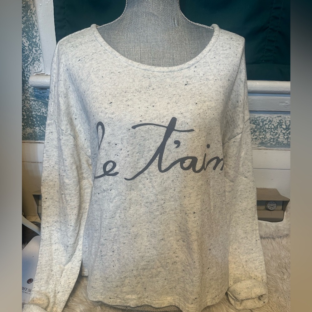 ⭐️ 3 for $20.00 SALE Forever 21 sweatshirt